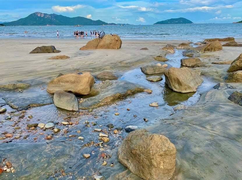 Tong Fuk Beach, China